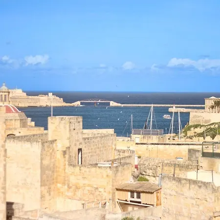Gorgina - Ad 1565 House Of Character With Seaviews *