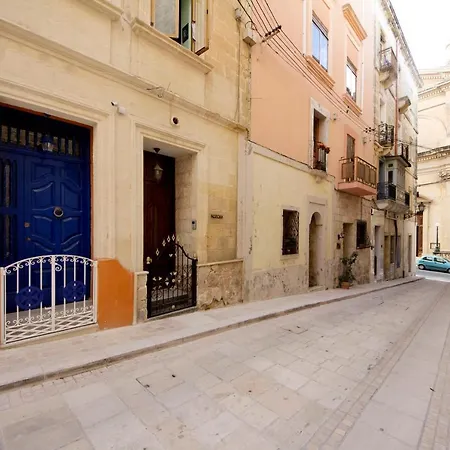 Gorgina - Ad 1565 House Of Character With Seaviews *